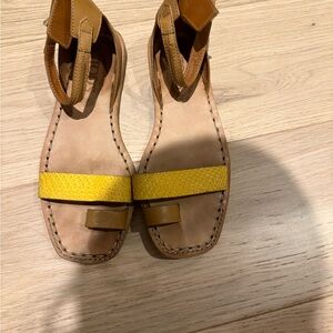Tod's Tan Leather Sandals with Yellow Front Strap